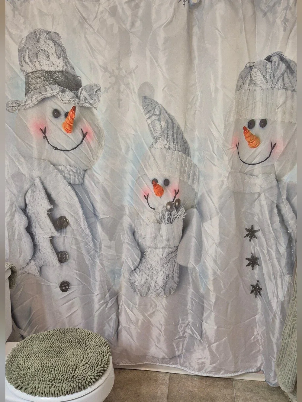 Snowman Shower Curtain with Playful Trio. NEVER USED. NO TAGS